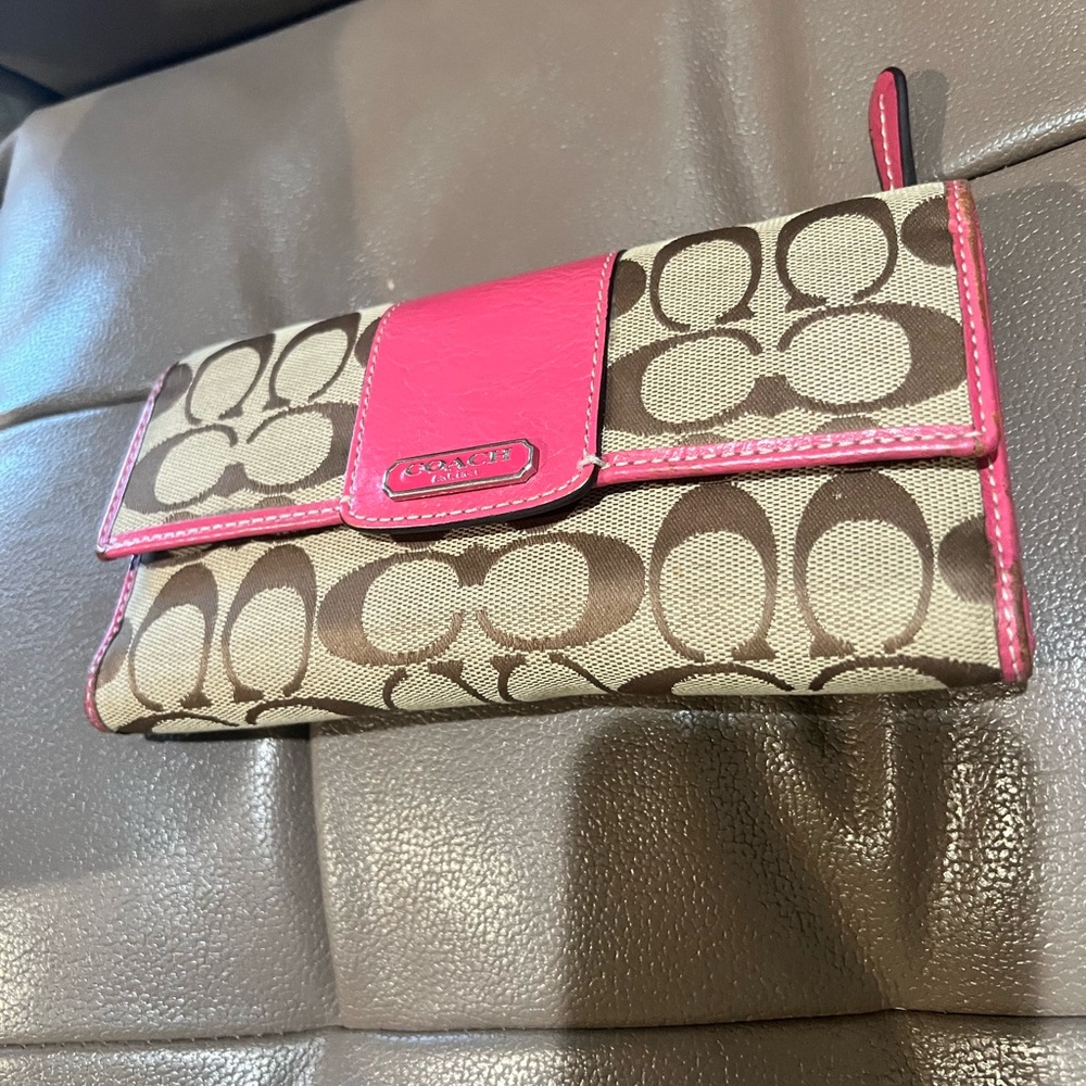 Coach checked book se wallet Brown with pink trim